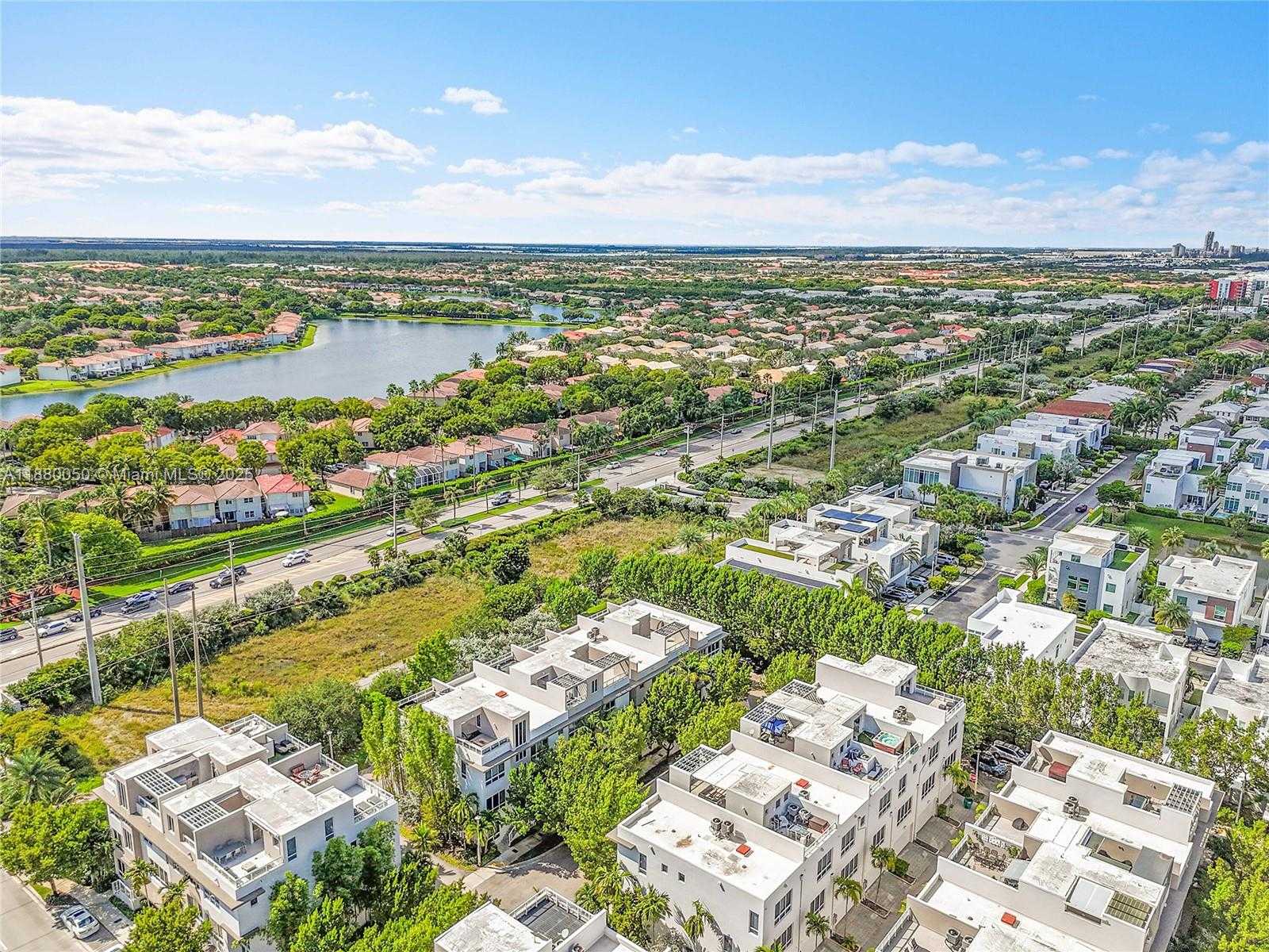 Small Image of 6640 NORTH WEST 105TH PL, Doral Number 72