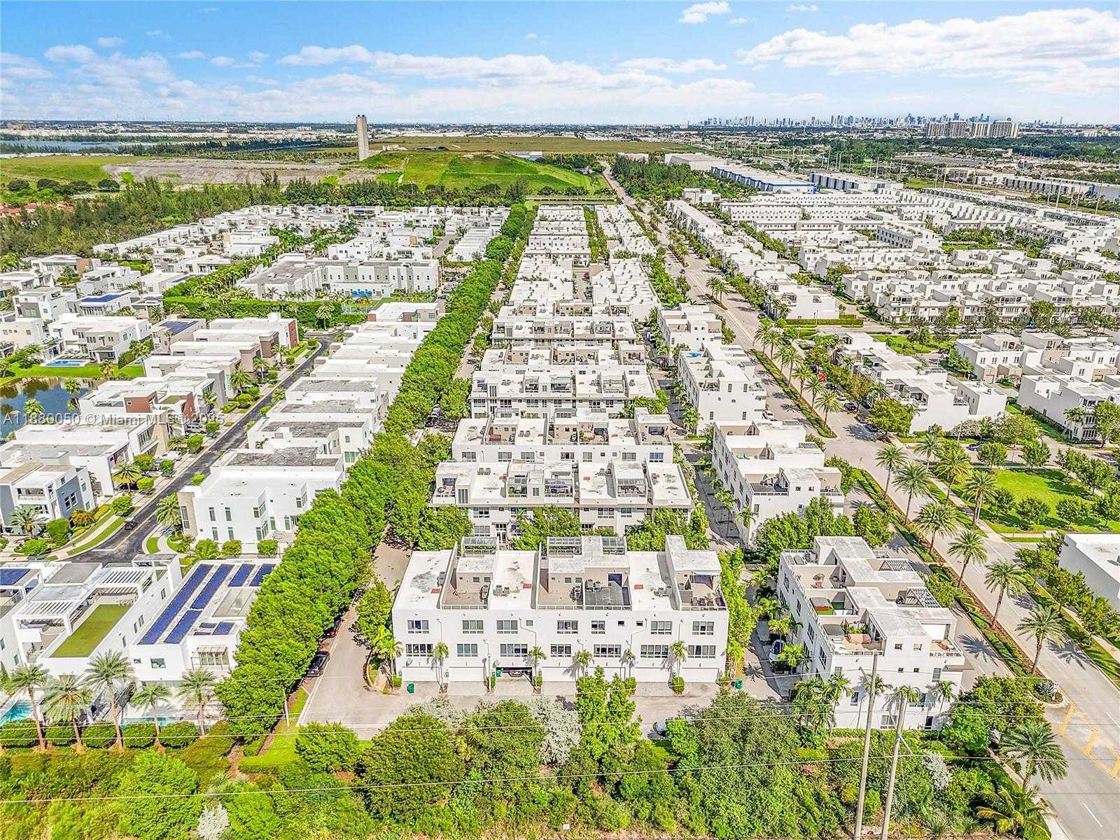 Small Image of 6640 NORTH WEST 105TH PL, Doral Number 78