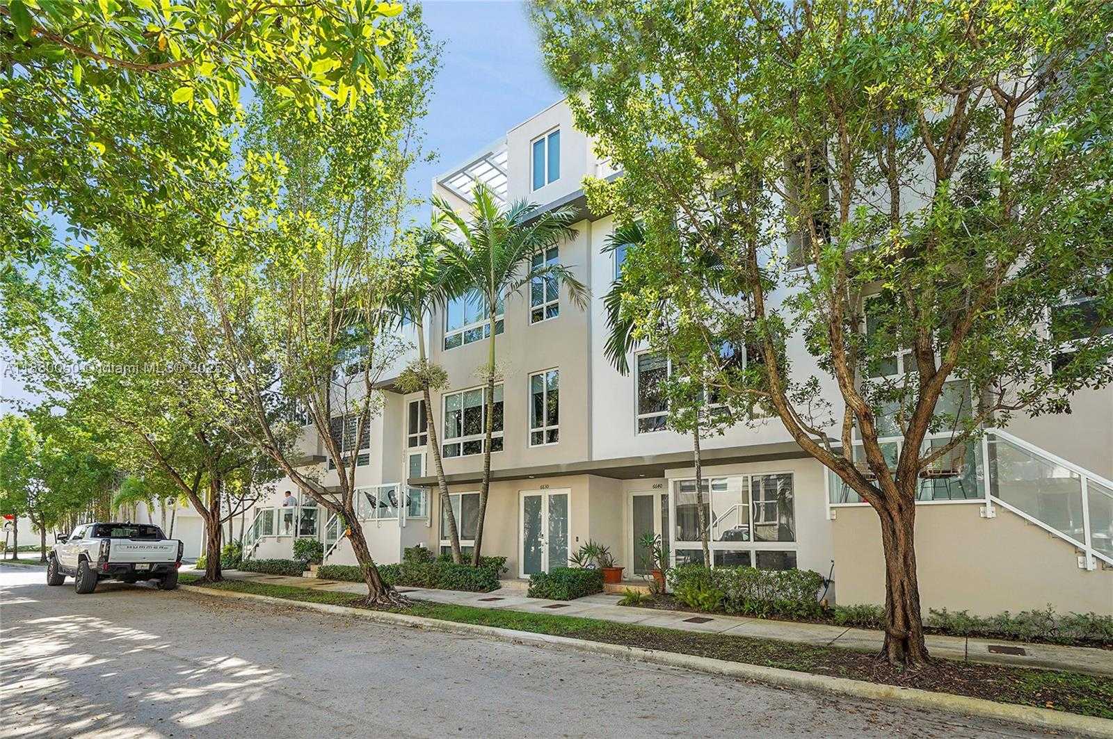 Small Image of 6640 NORTH WEST 105TH PL, Doral Number 8