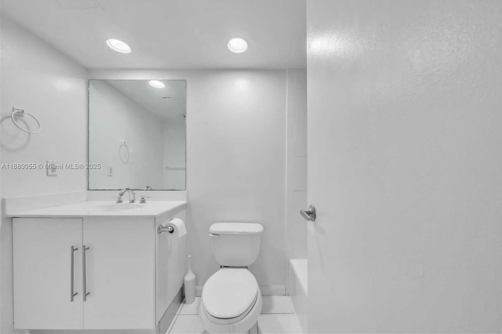 Small Image of 3000 SOUTH OCEAN DR #1208, Hollywood Number 13