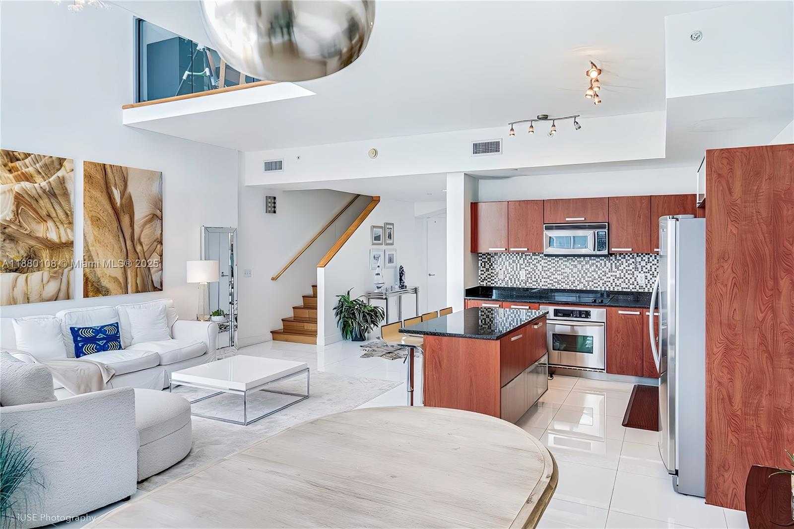 Small Image of 3131 NORTH EAST 188TH ST #PH1-1210, Aventura Number 2
