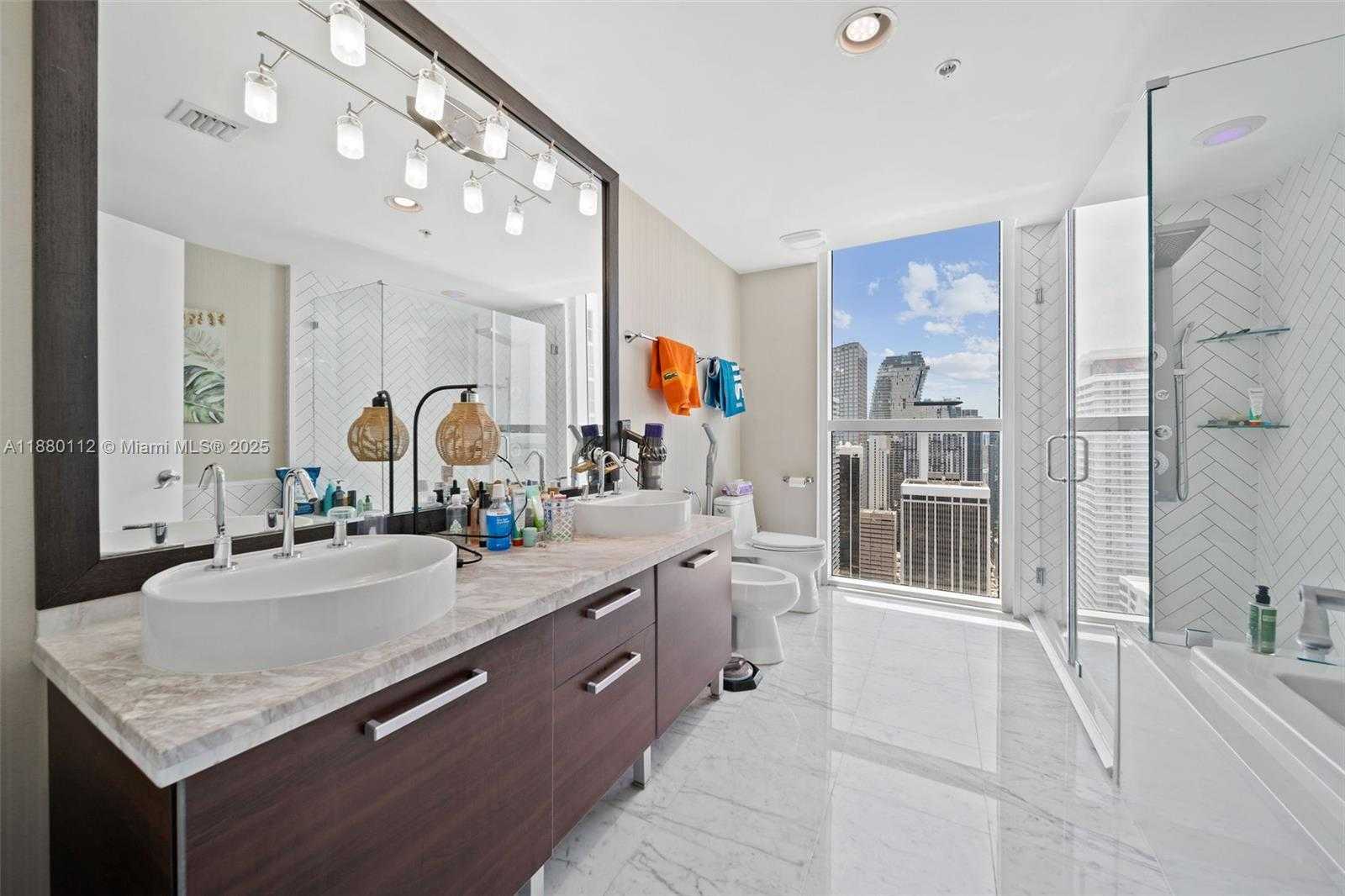 Small Image of 244 BISCAYNE BLVD #4608, Miami Number 22