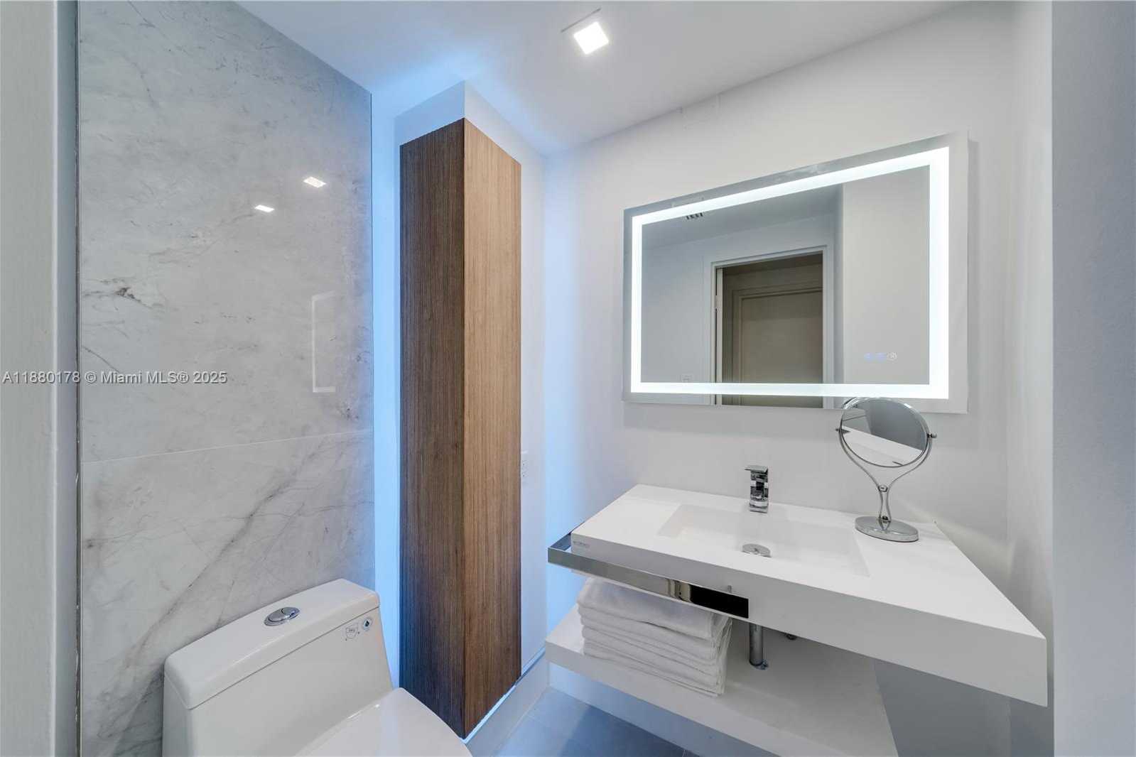 Small Image of 20 ISLAND AVE #702, Miami Beach Number 3
