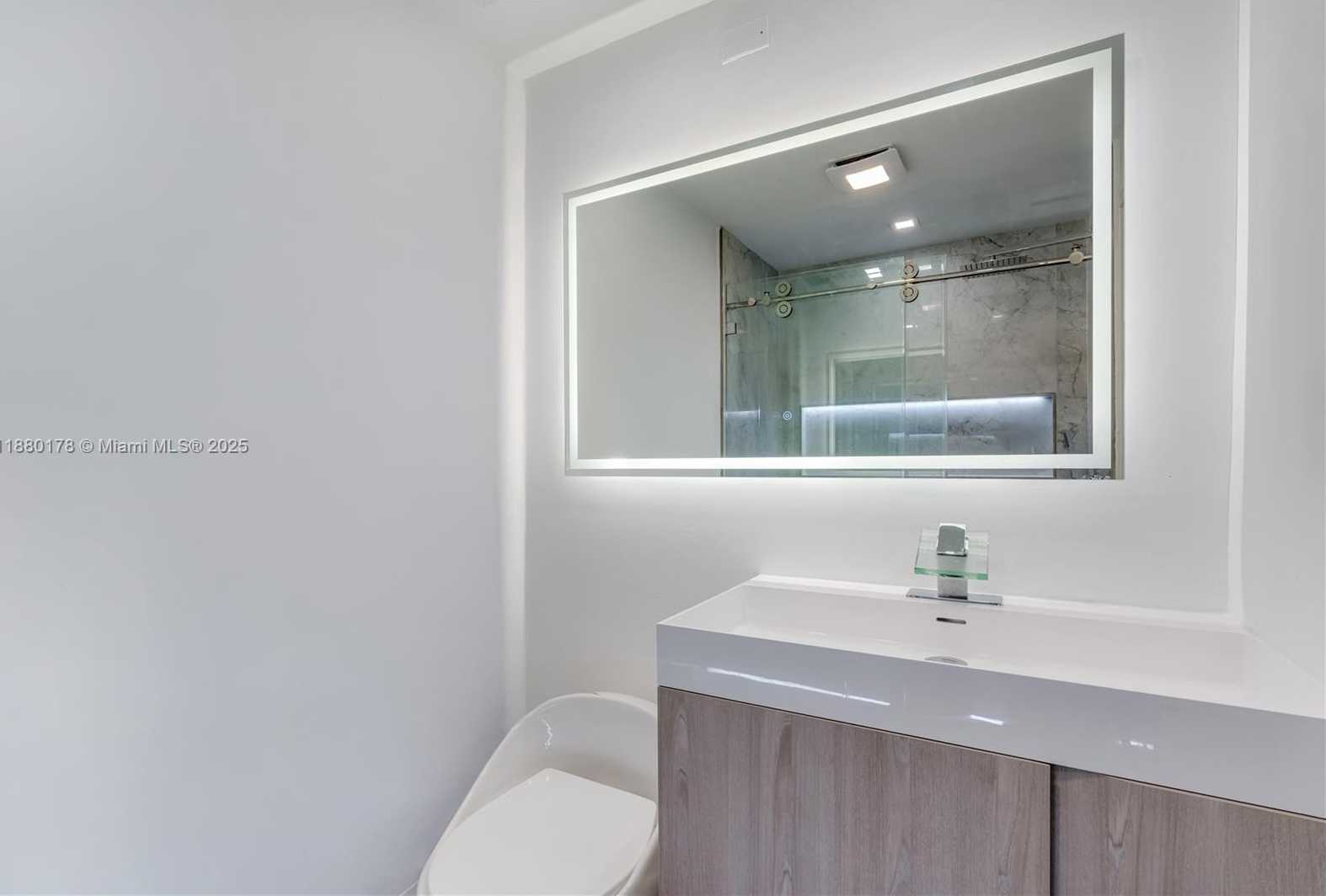 Small Image of 20 ISLAND AVE #702, Miami Beach Number 9