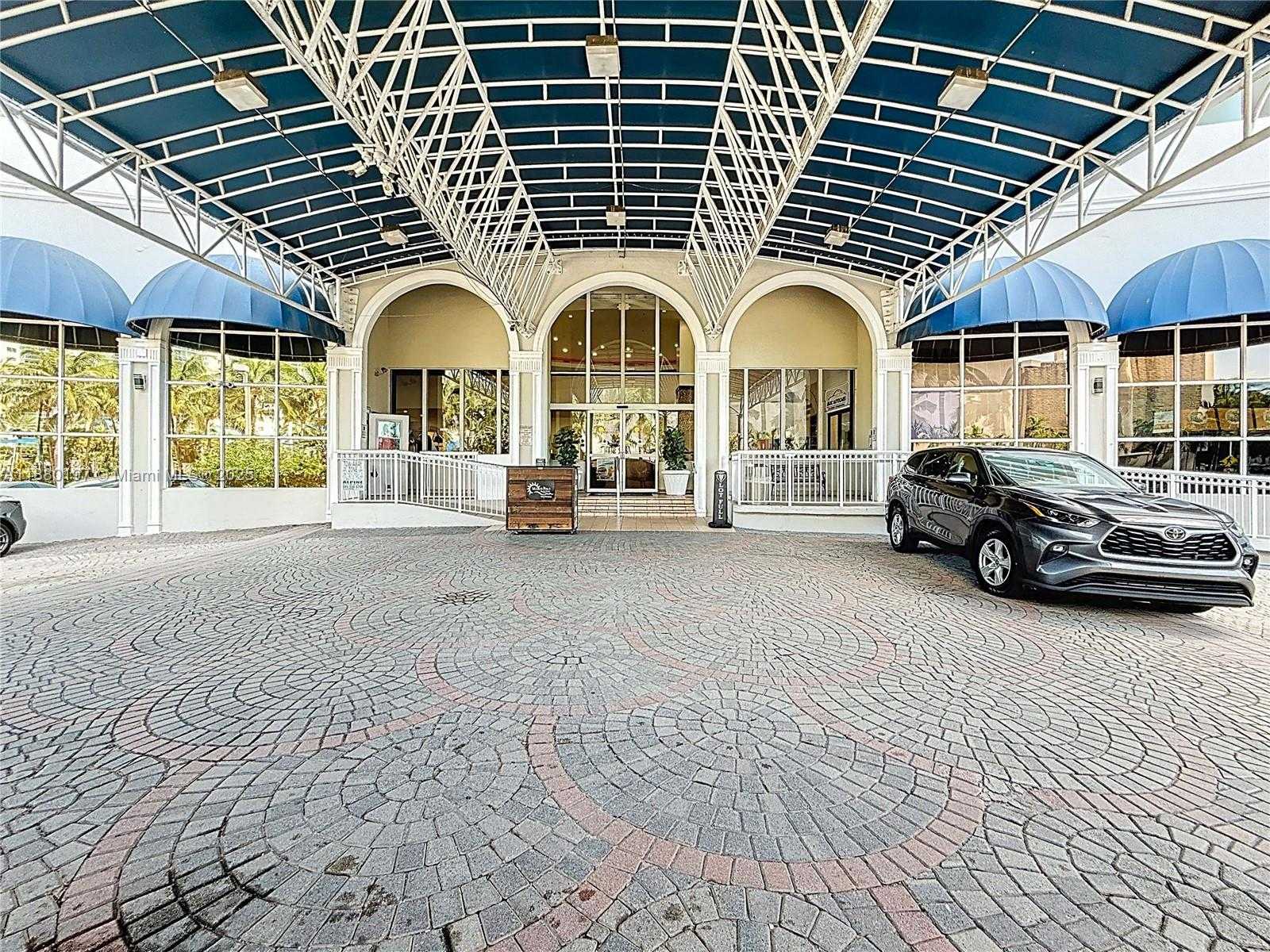 Small Image of 19201 COLLINS AVE #1010, Sunny Isles Beach Number 2