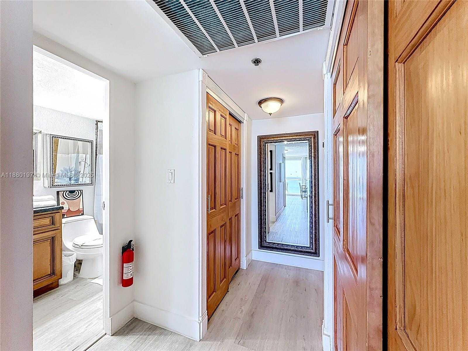 Small Image of 19201 COLLINS AVE #1010, Sunny Isles Beach Number 8