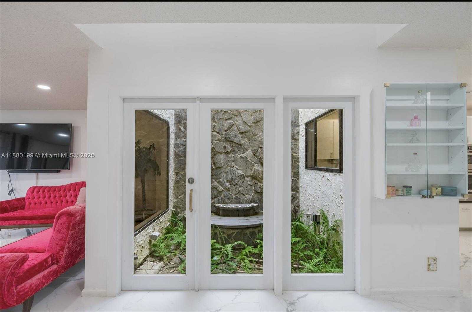 Small Image of 1800 EMBASSY DR #125, West Palm Beach Number 10