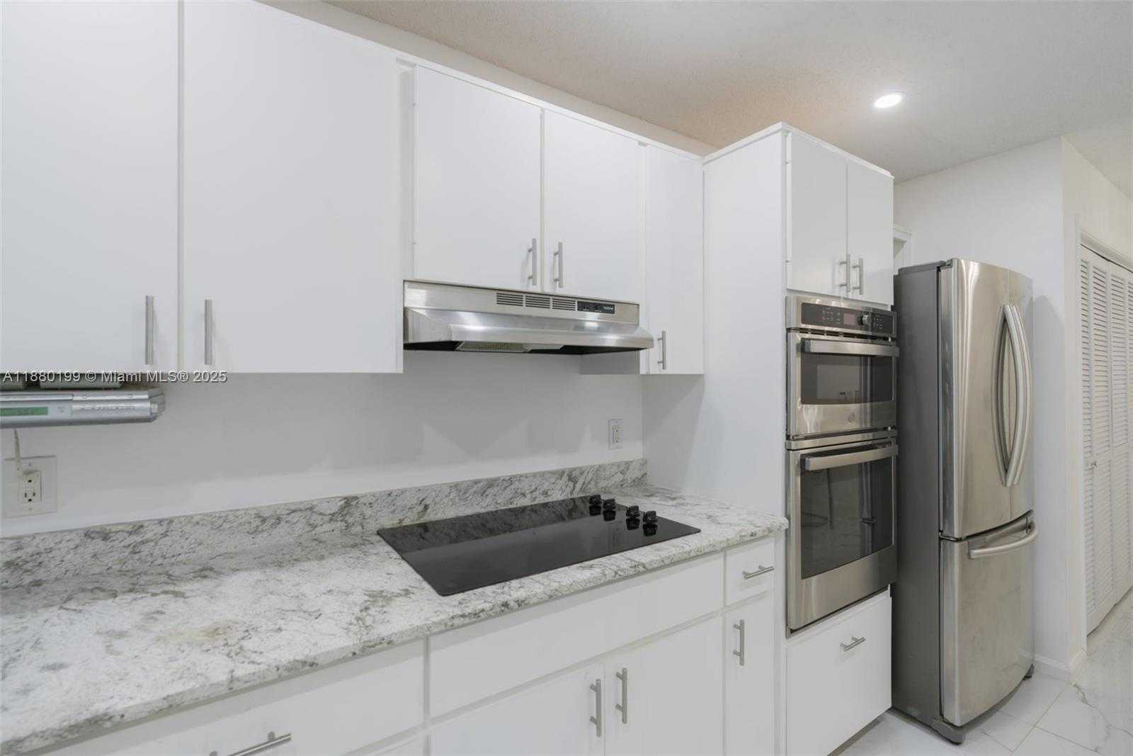 Small Image of 1800 EMBASSY DR #125, West Palm Beach Number 13