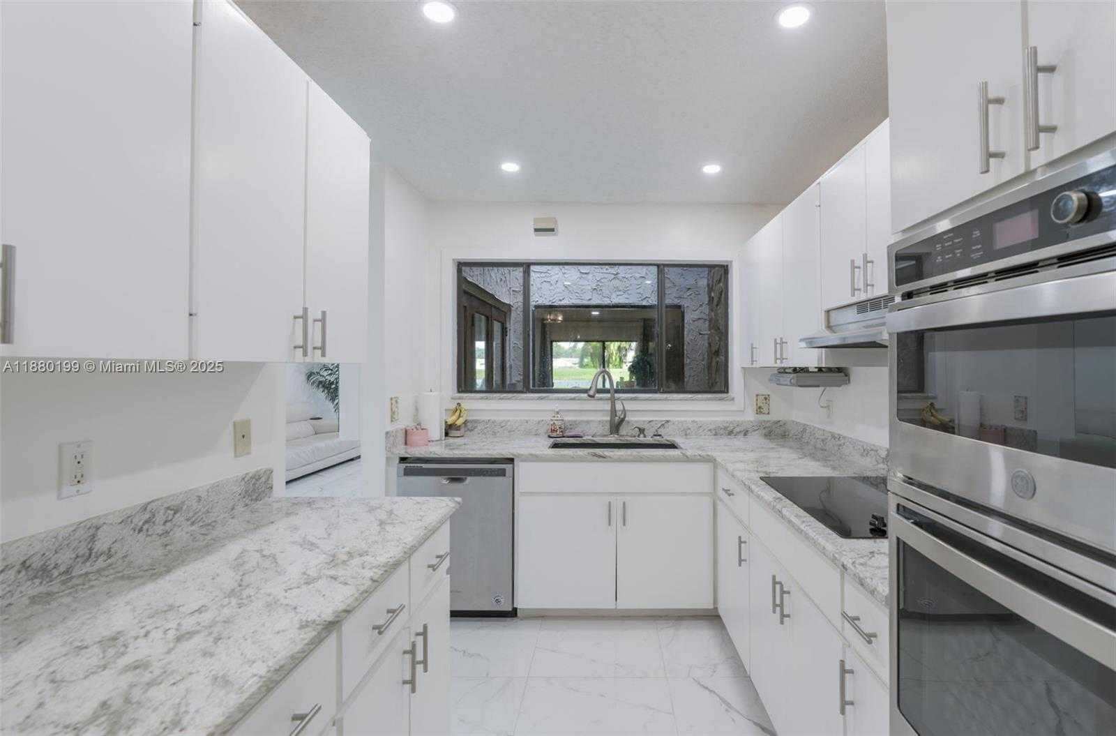 Small Image of 1800 EMBASSY DR #125, West Palm Beach Number 20