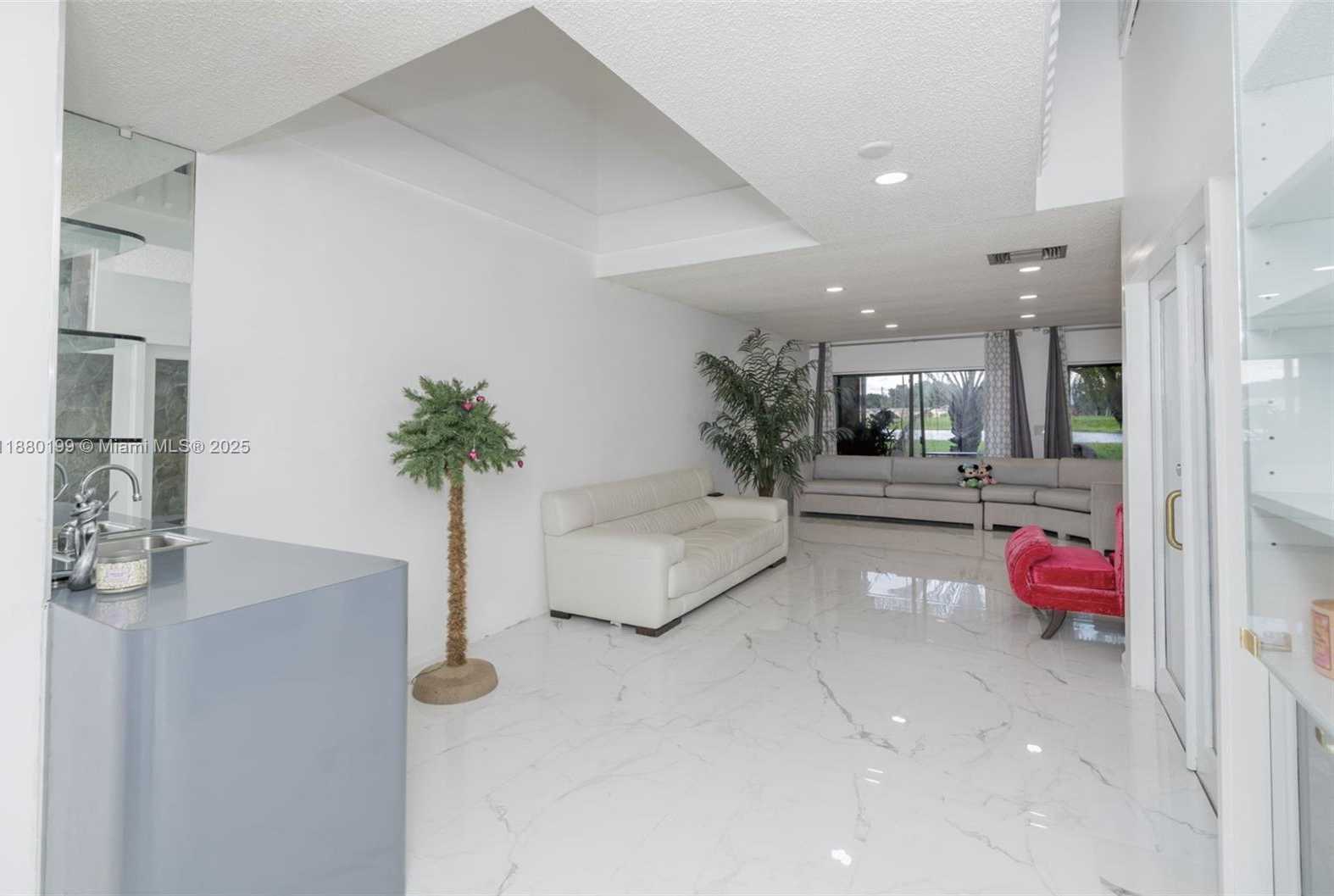 Small Image of 1800 EMBASSY DR #125, West Palm Beach Number 22