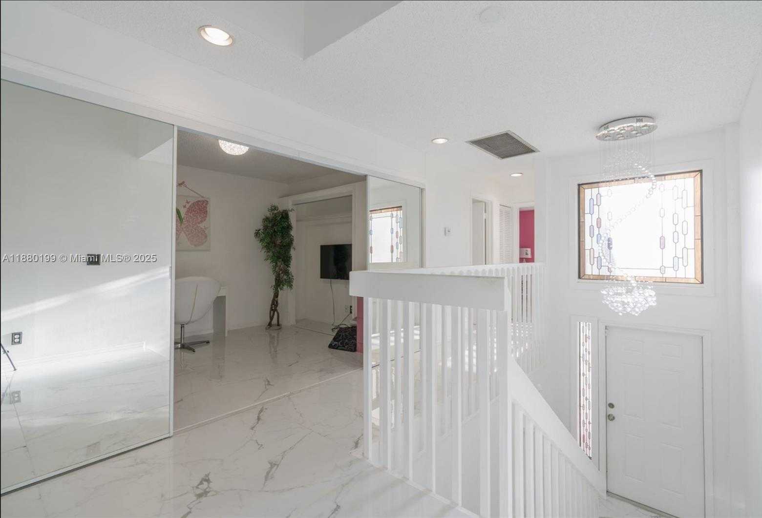 Small Image of 1800 EMBASSY DR #125, West Palm Beach Number 23
