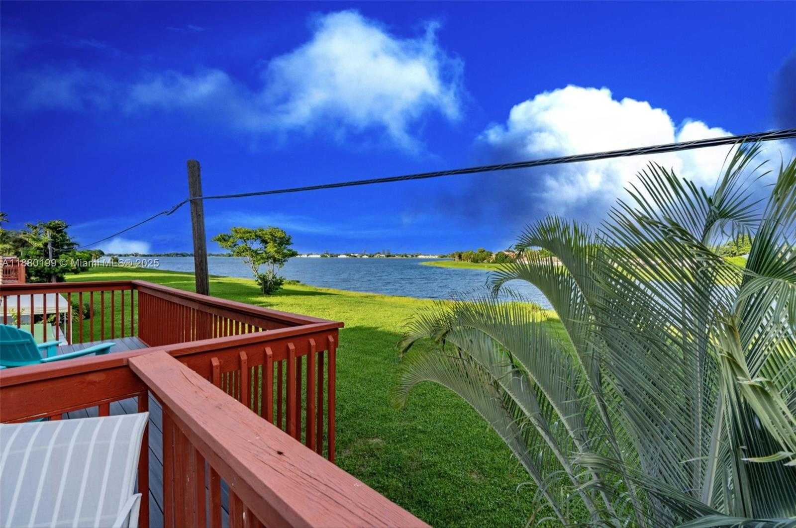 Small Image of 1800 EMBASSY DR #125, West Palm Beach Number 3