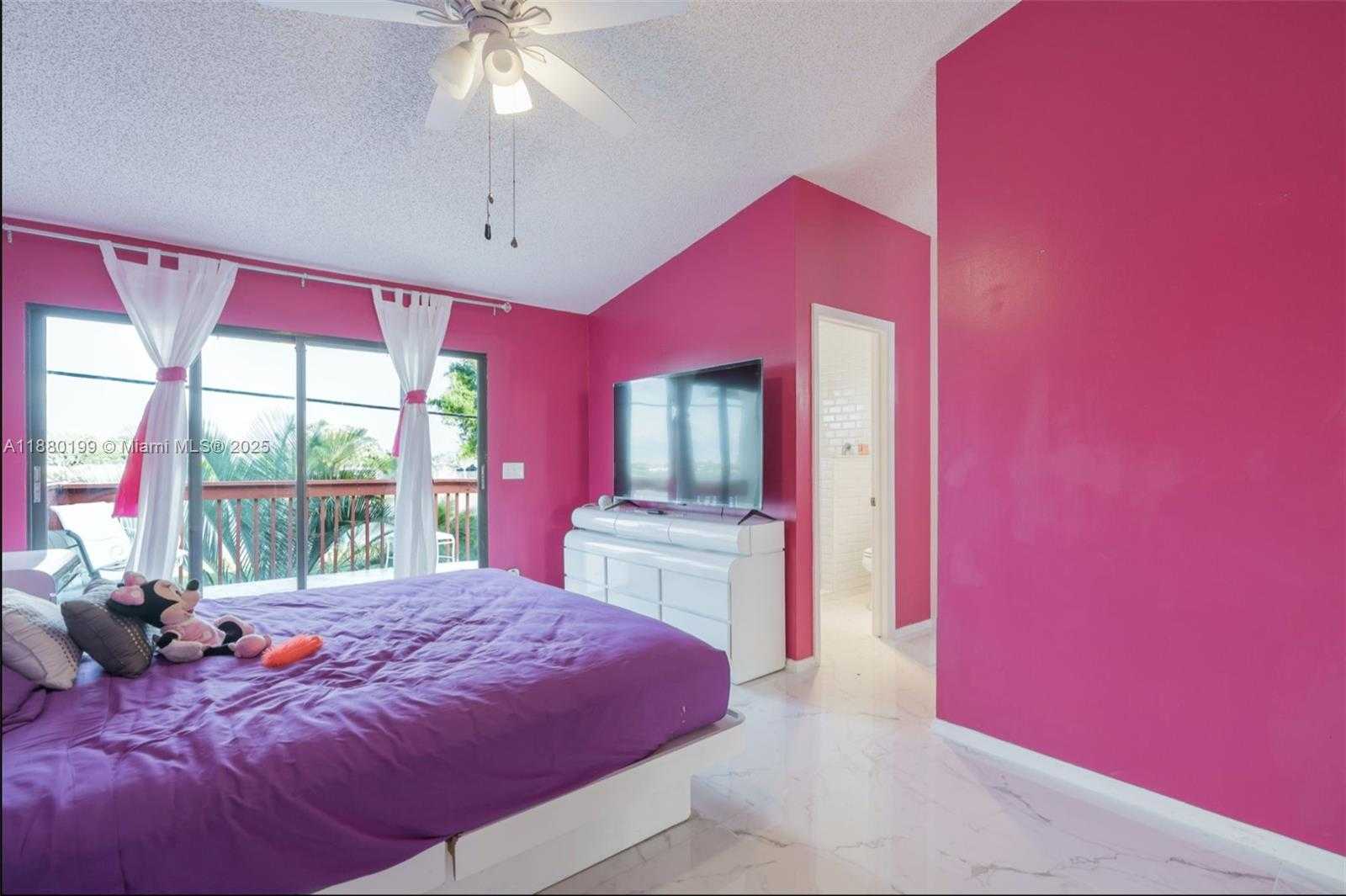 Small Image of 1800 EMBASSY DR #125, West Palm Beach Number 31
