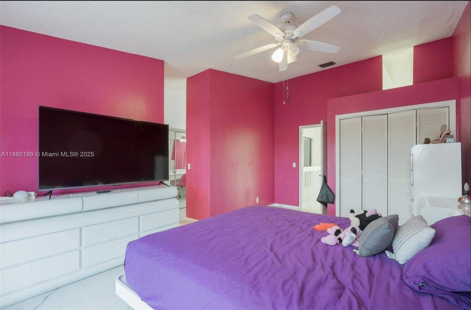 Small Image of 1800 EMBASSY DR #125, West Palm Beach Number 33