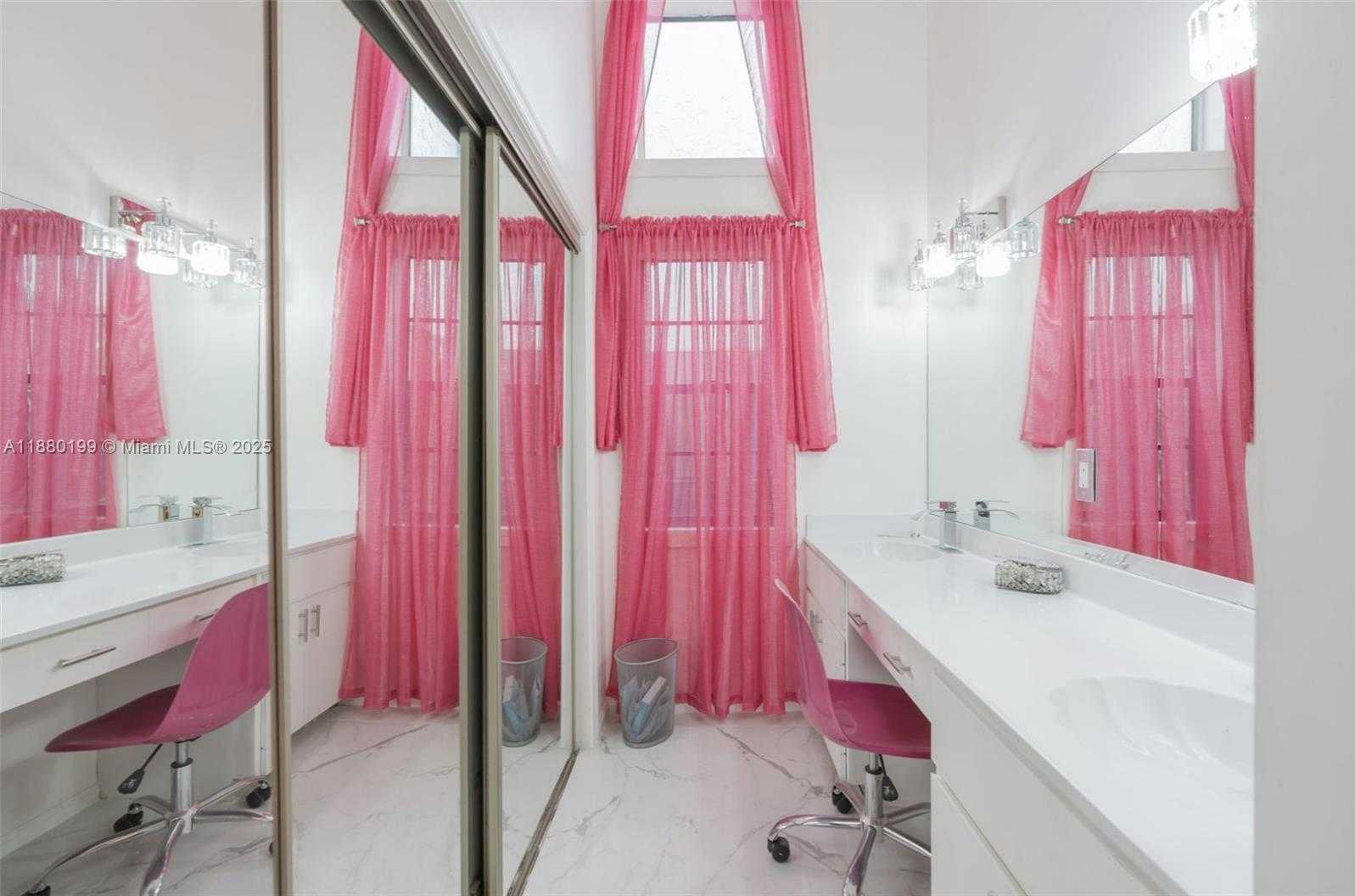 Small Image of 1800 EMBASSY DR #125, West Palm Beach Number 35