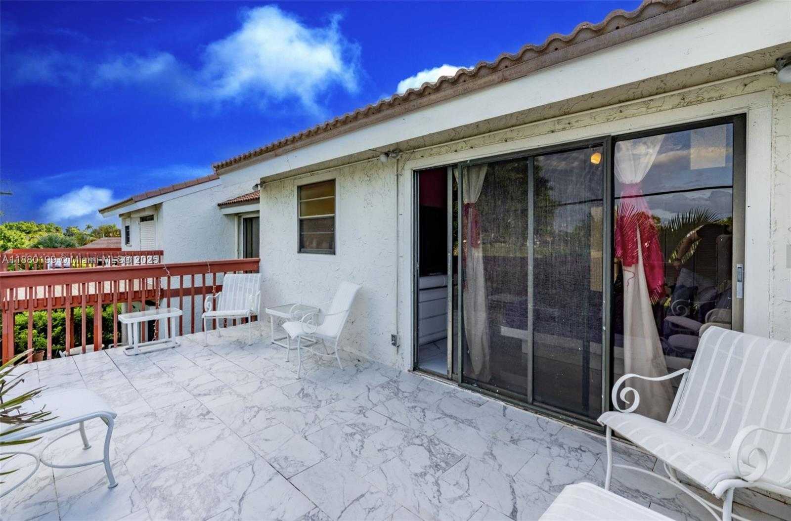 Small Image of 1800 EMBASSY DR #125, West Palm Beach Number 41