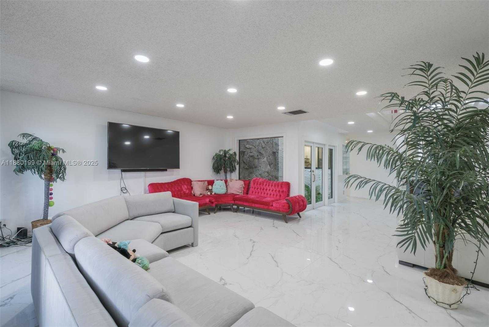 Small Image of 1800 EMBASSY DR #125, West Palm Beach Number 8