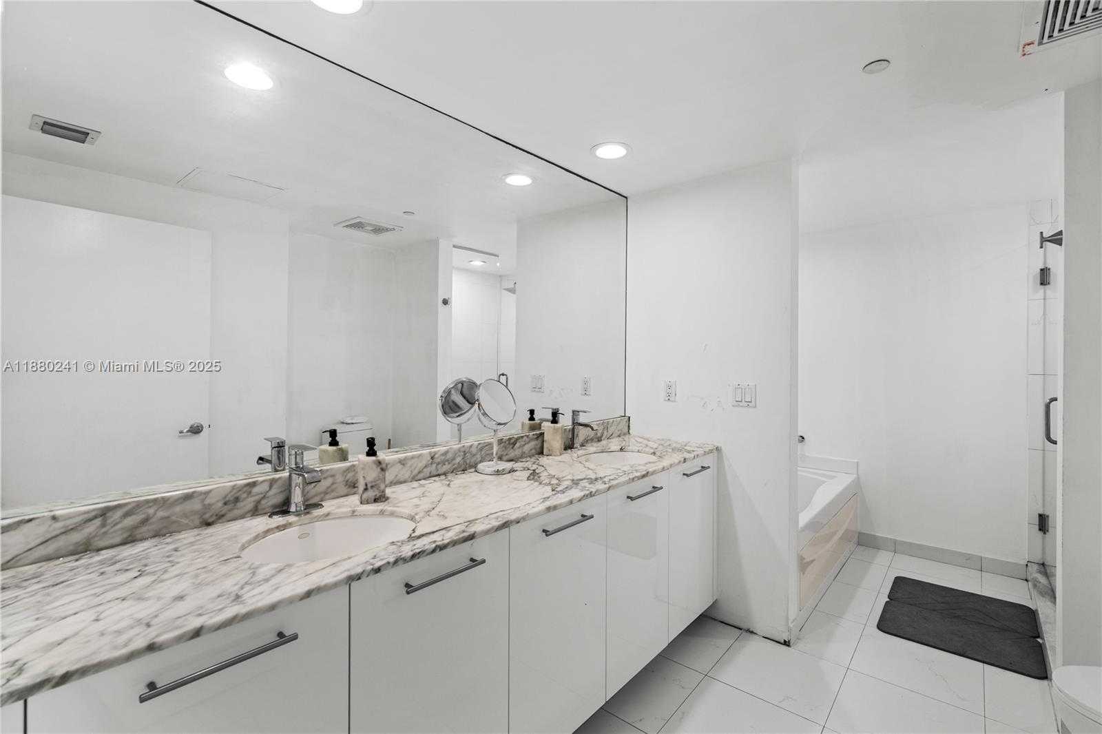 Small Image of 55 SOUTH EAST 6TH ST #1203, Miami Number 4