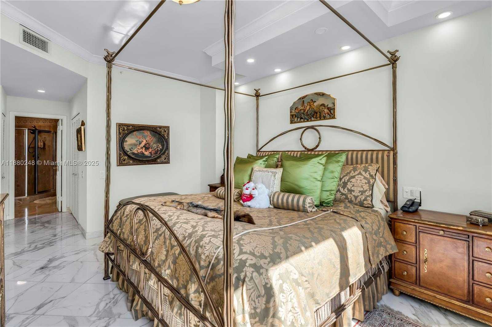 Small Image of 888 BRICKELL KEY DR #1807, Miami Number 17