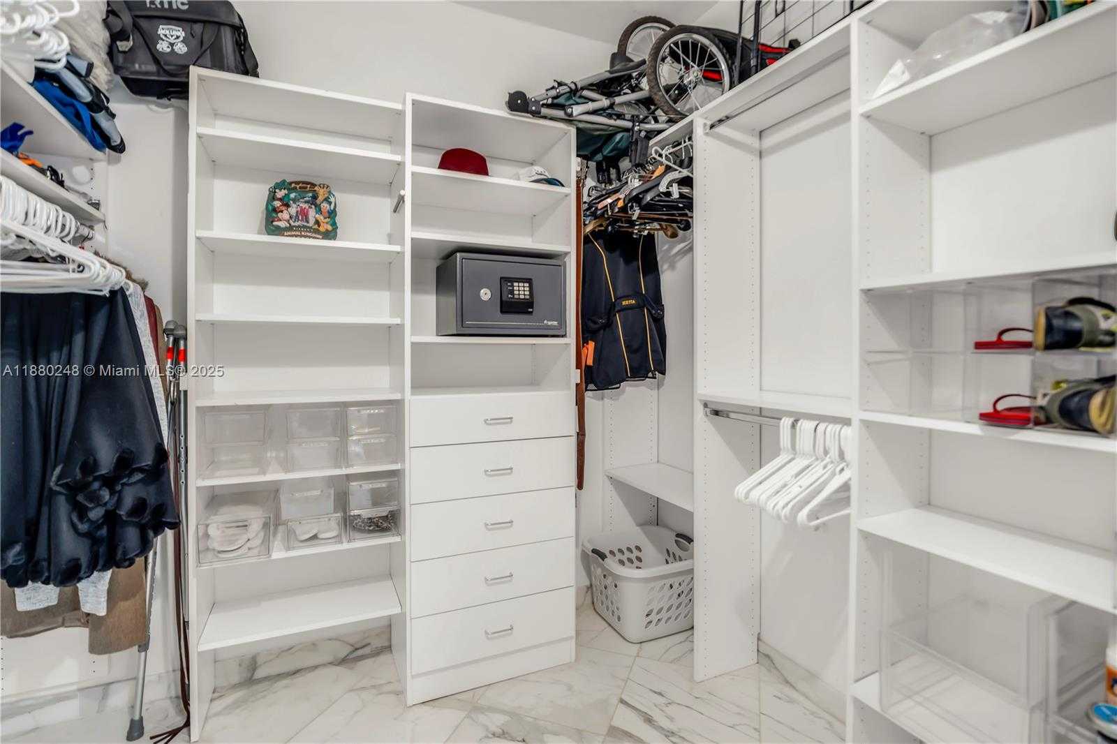 Small Image of 888 BRICKELL KEY DR #1807, Miami Number 18