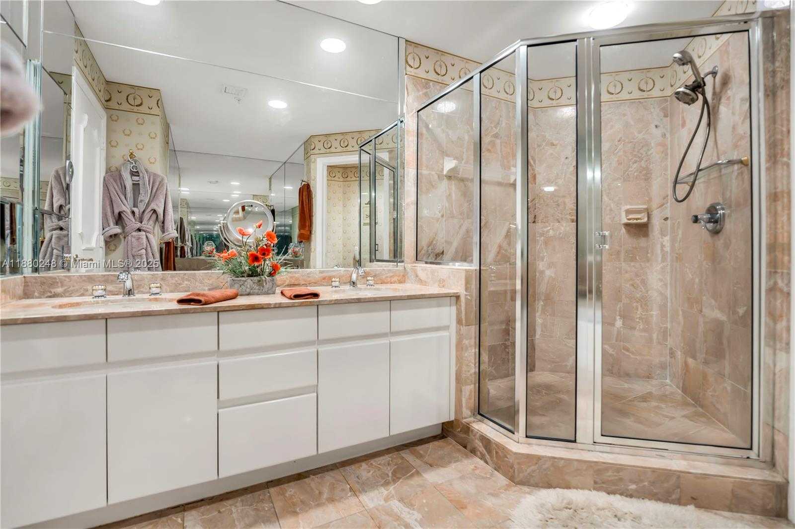 Small Image of 888 BRICKELL KEY DR #1807, Miami Number 20