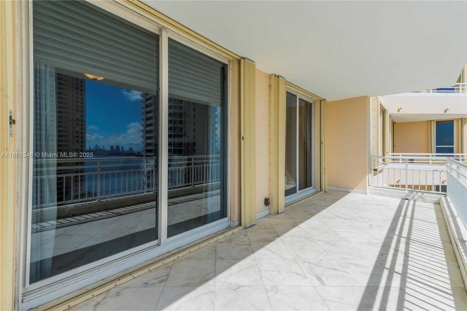 Small Image of 888 BRICKELL KEY DR #1807, Miami Number 31