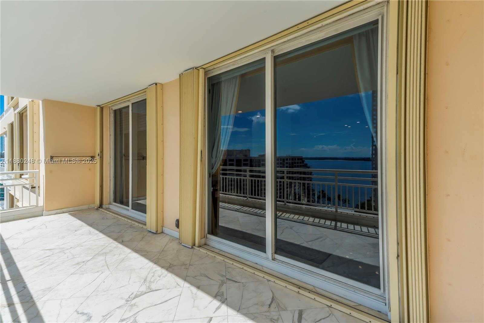 Small Image of 888 BRICKELL KEY DR #1807, Miami Number 32