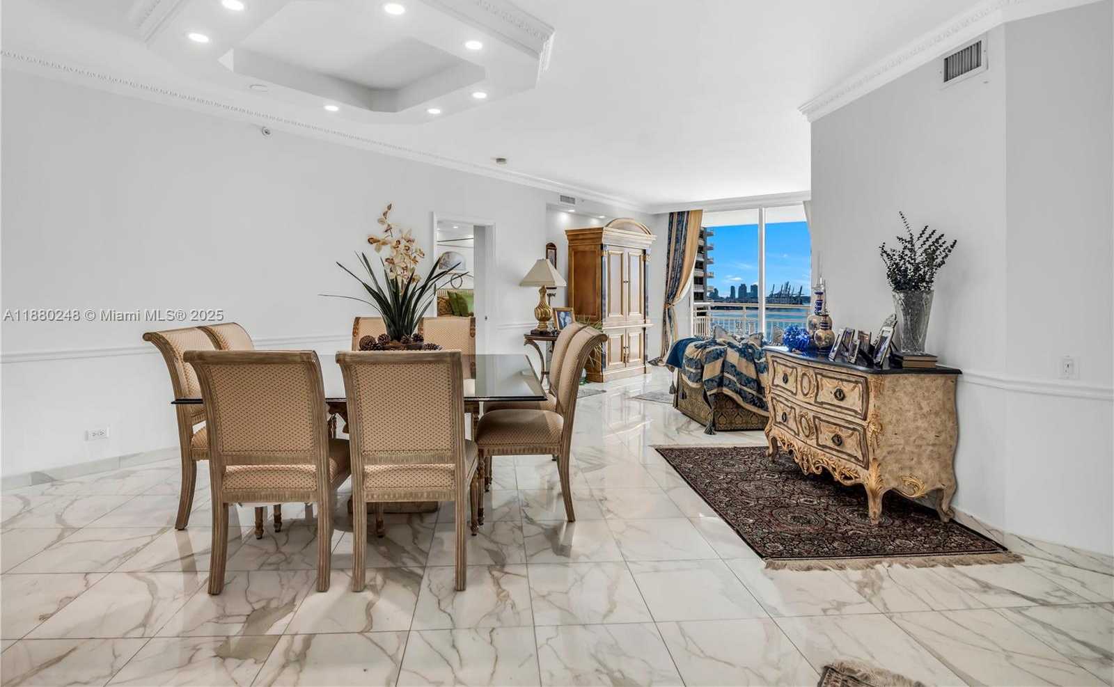 Small Image of 888 BRICKELL KEY DR #1807, Miami Number 4