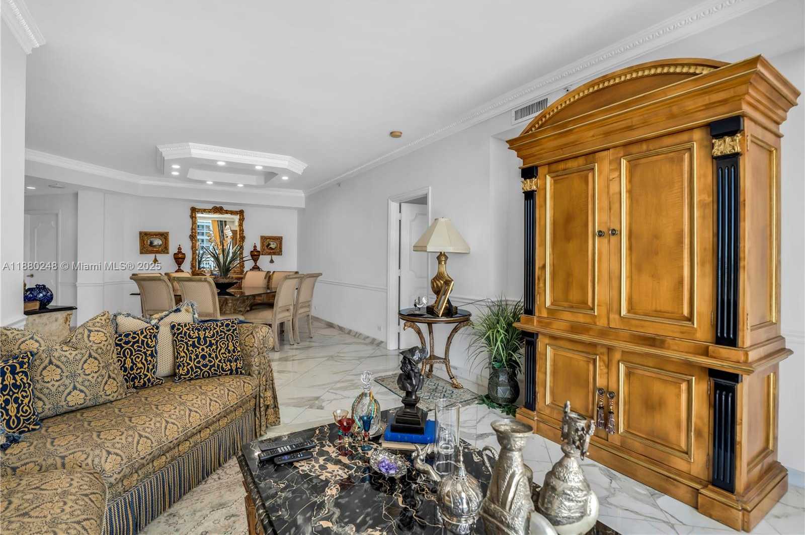 Small Image of 888 BRICKELL KEY DR #1807, Miami Number 5