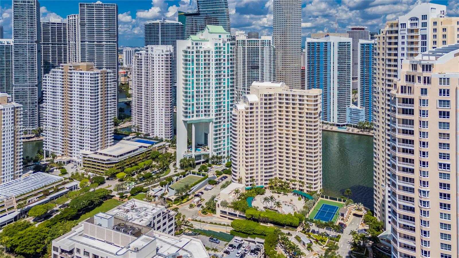 Small Image of 888 BRICKELL KEY DR #1807, Miami Number 52