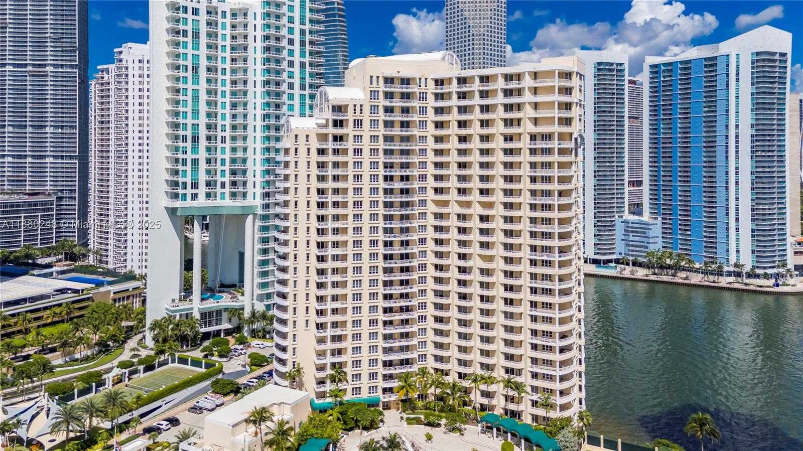 Small Image of 888 BRICKELL KEY DR #1807, Miami Number 53