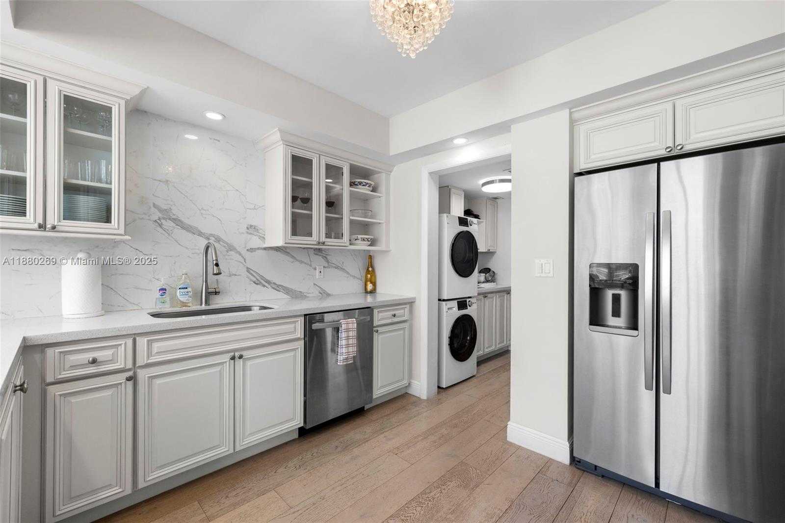 Small Image of 5660 COLLINS AVE #2B, Miami Beach Number 13