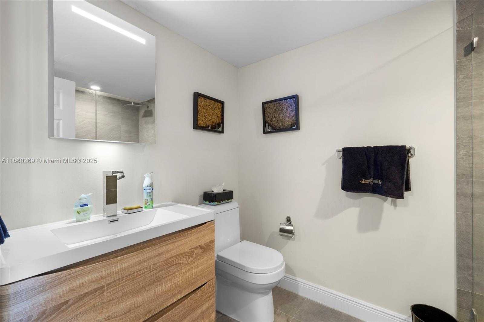 Small Image of 5660 COLLINS AVE #2B, Miami Beach Number 26