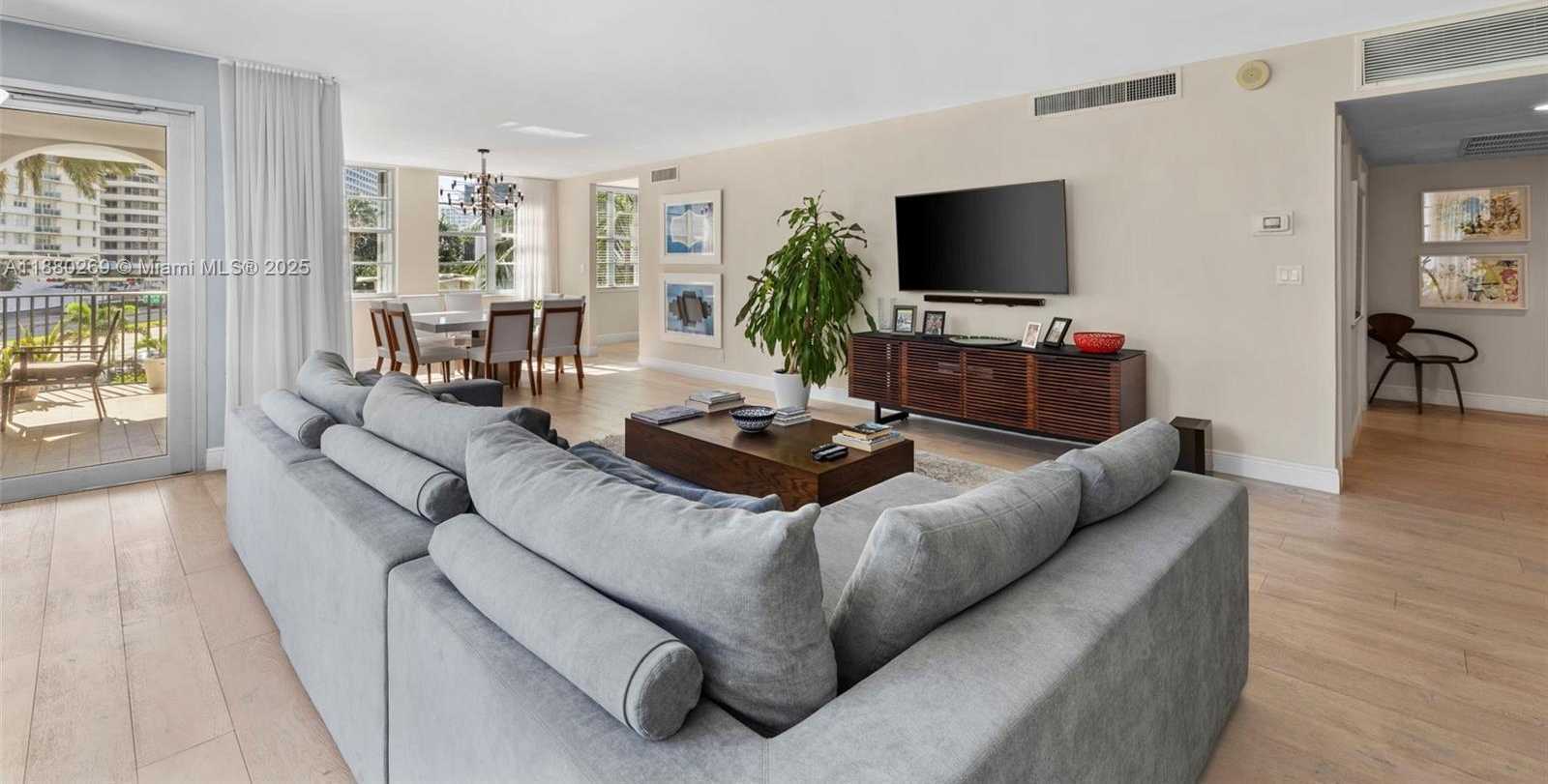 Small Image of 5660 COLLINS AVE #2B, Miami Beach Number 3