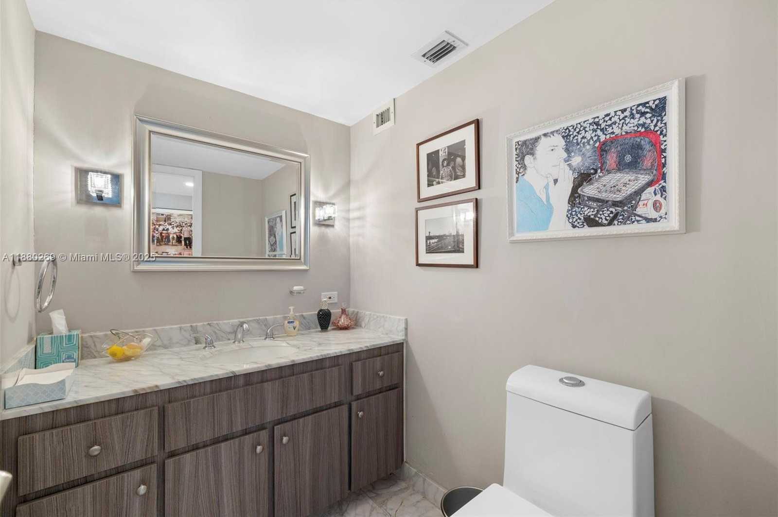 Small Image of 5660 COLLINS AVE #2B, Miami Beach Number 7