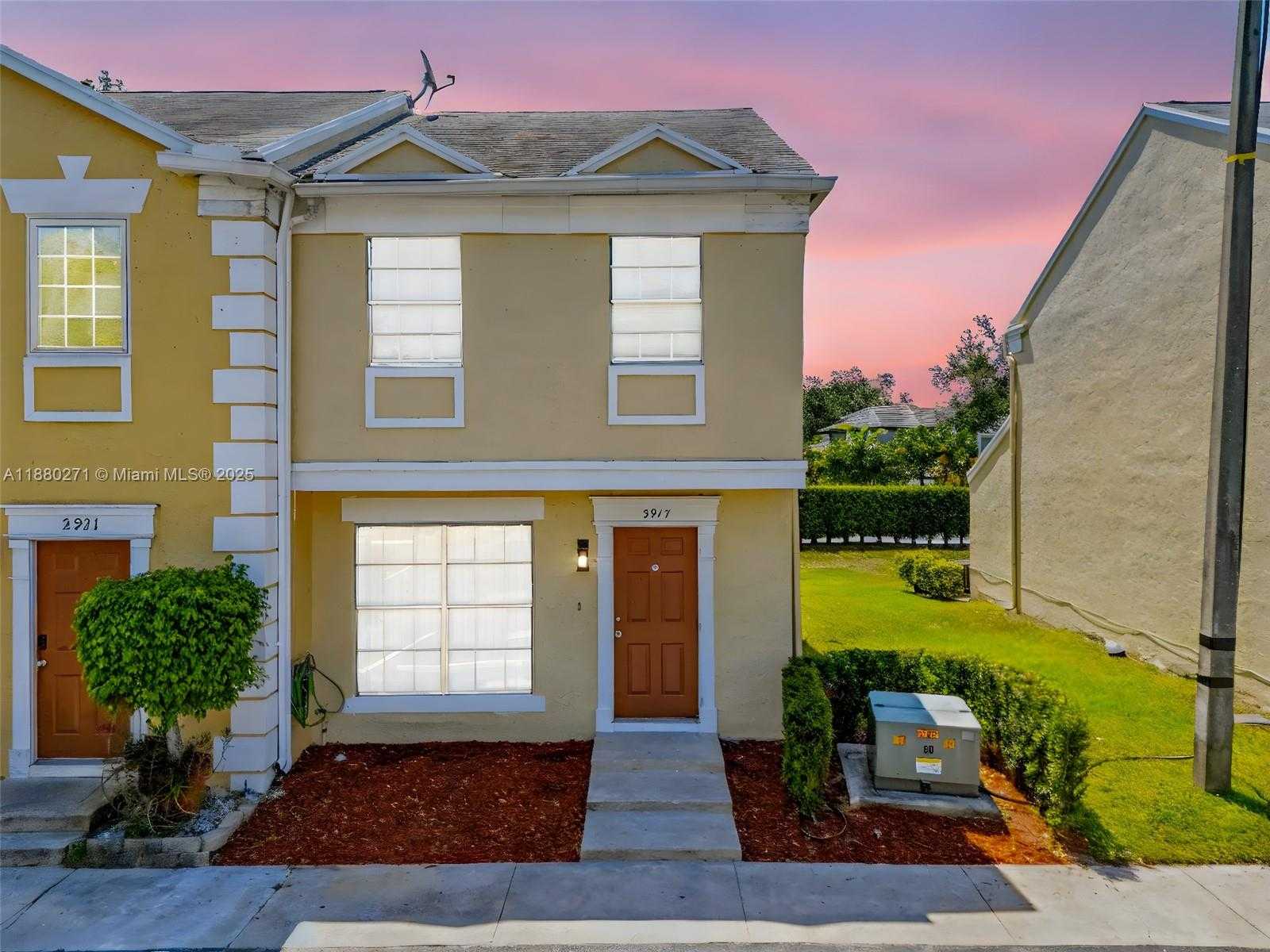 Small Image of 2917 NORTH WEST BELMONT LN #2917, Cooper City Number 1