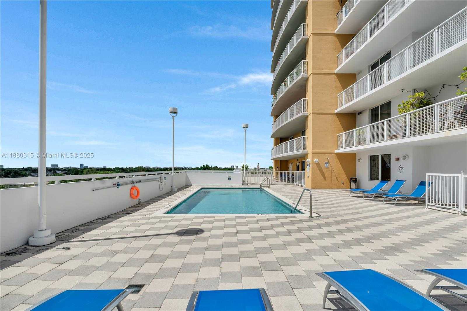 Small Image of 900 SOUTH WEST 8TH ST #1110, Miami Number 28