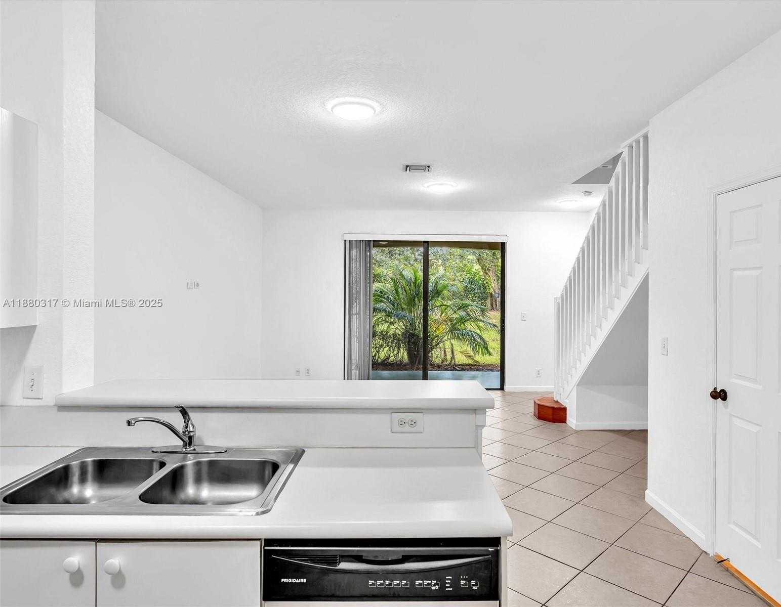 Small Image of 3865 TREE TOP DR, Weston Number 5