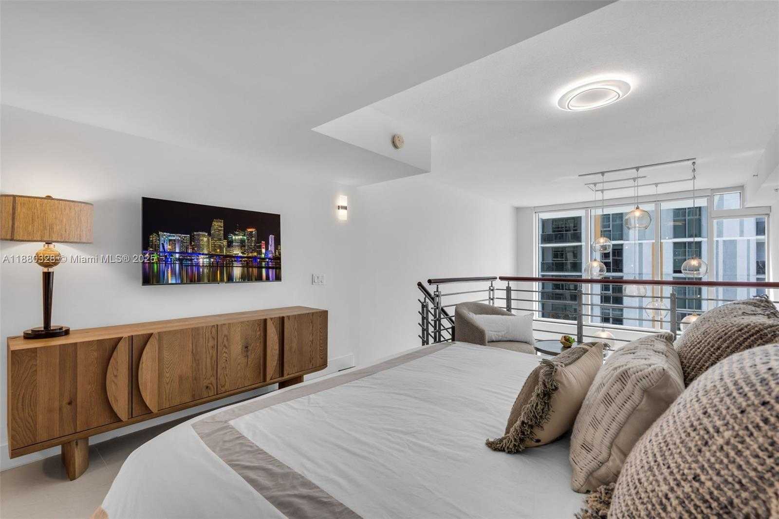Small Image of 41 SOUTH EAST 5TH ST #1112, Miami Number 11