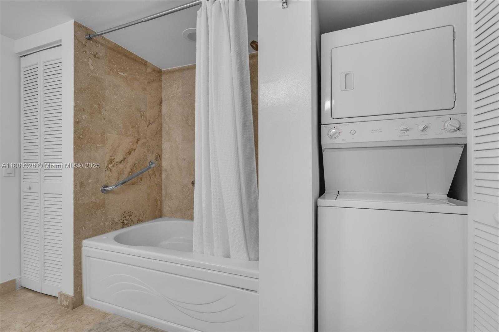 Small Image of 41 SOUTH EAST 5TH ST #1112, Miami Number 14