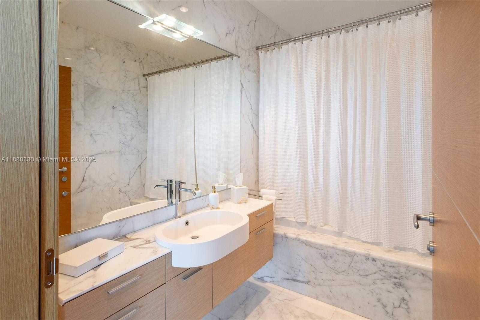 Small Image of 2627 SOUTH BAYSHORE DR #3101, Miami Number 18