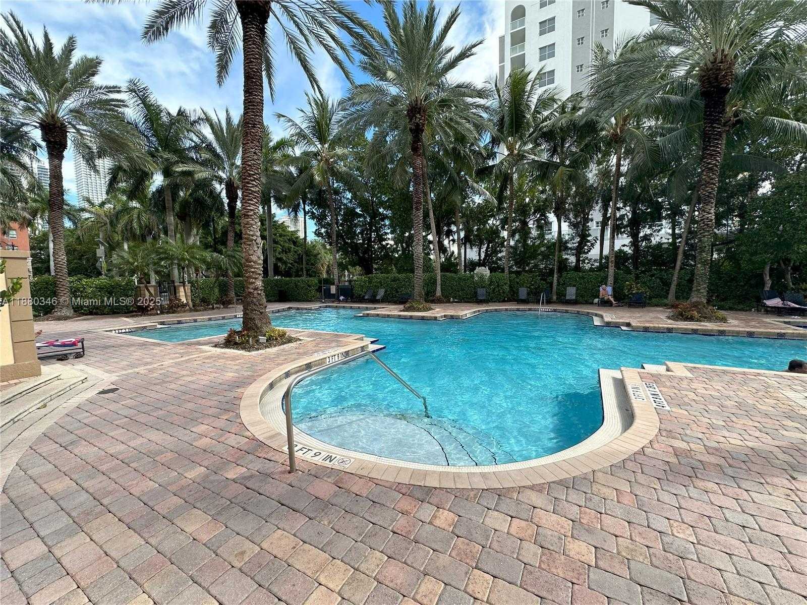 Small Image of 17150 NORTH BAY RD #2319, Sunny Isles Beach Number 4