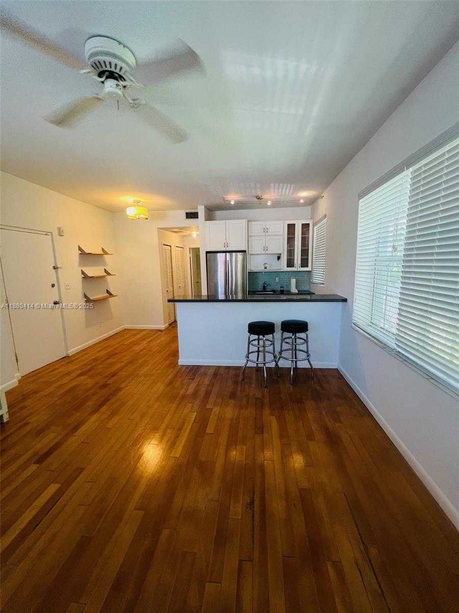 Small Image of 1523 WEST AVE #101, Miami Beach Number 2