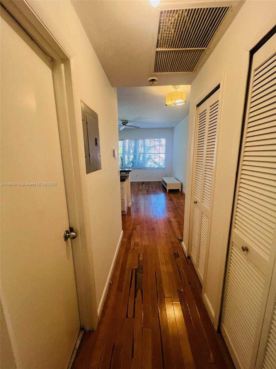 Small Image of 1523 WEST AVE #101, Miami Beach Number 6