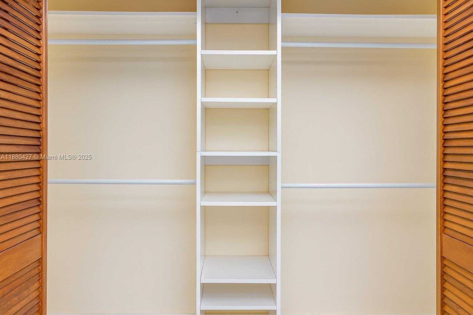 Small Image of 400 KINGS POINT DR #327, Sunny Isles Beach Number 10