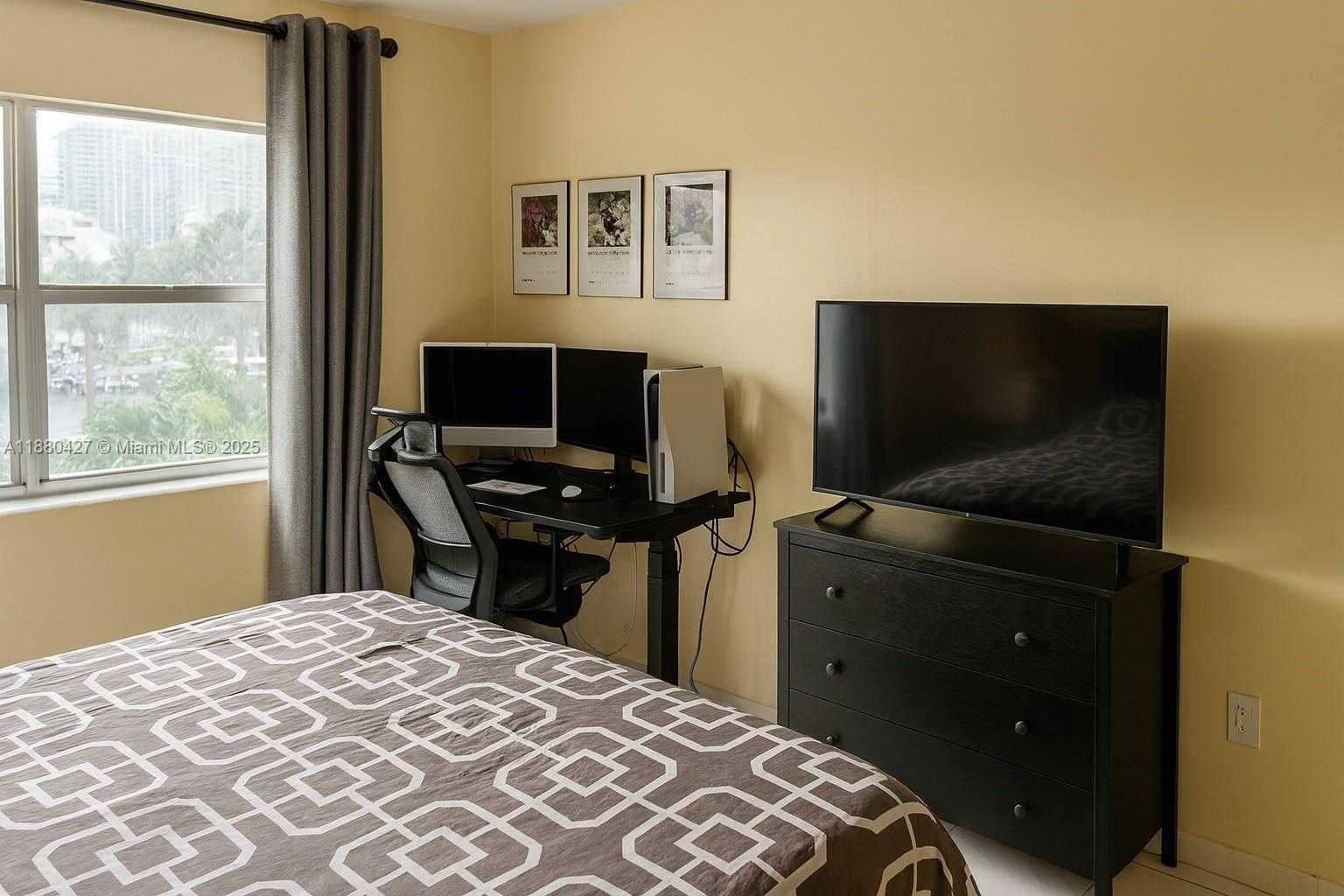 Small Image of 400 KINGS POINT DR #327, Sunny Isles Beach Number 11