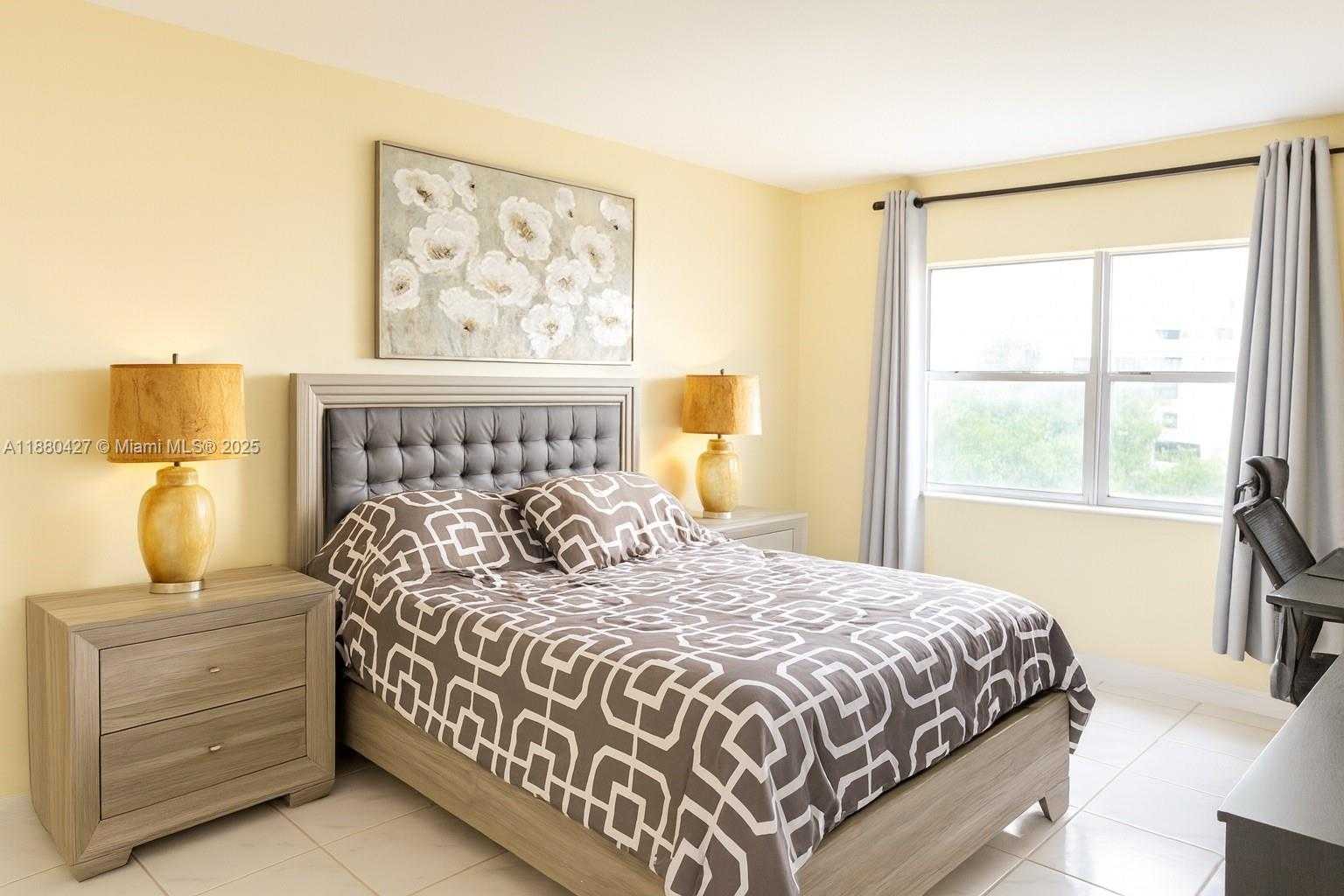 Small Image of 400 KINGS POINT DR #327, Sunny Isles Beach Number 12