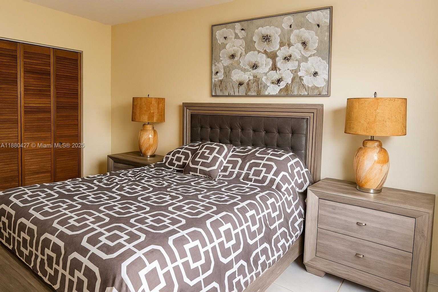 Small Image of 400 KINGS POINT DR #327, Sunny Isles Beach Number 13