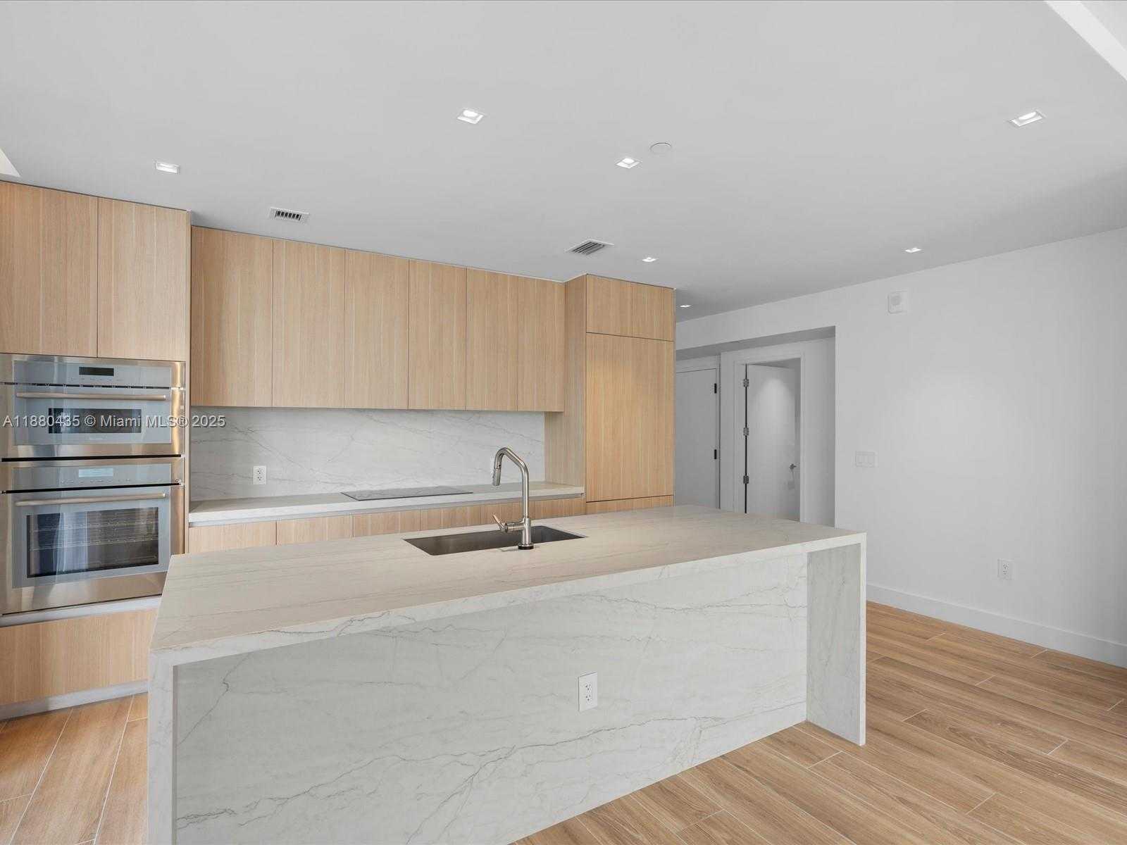 Small Image of 700 NORTH EAST 24TH ST #3207, Miami Number 10