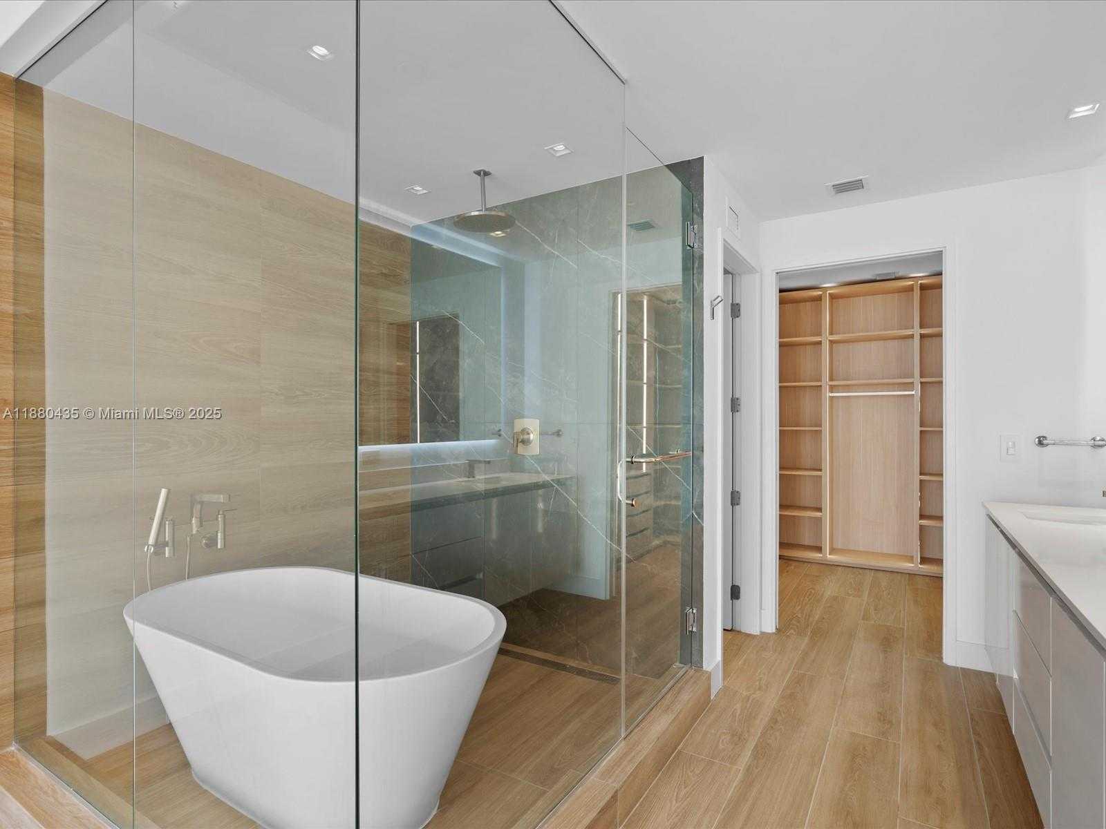 Small Image of 700 NORTH EAST 24TH ST #3207, Miami Number 16